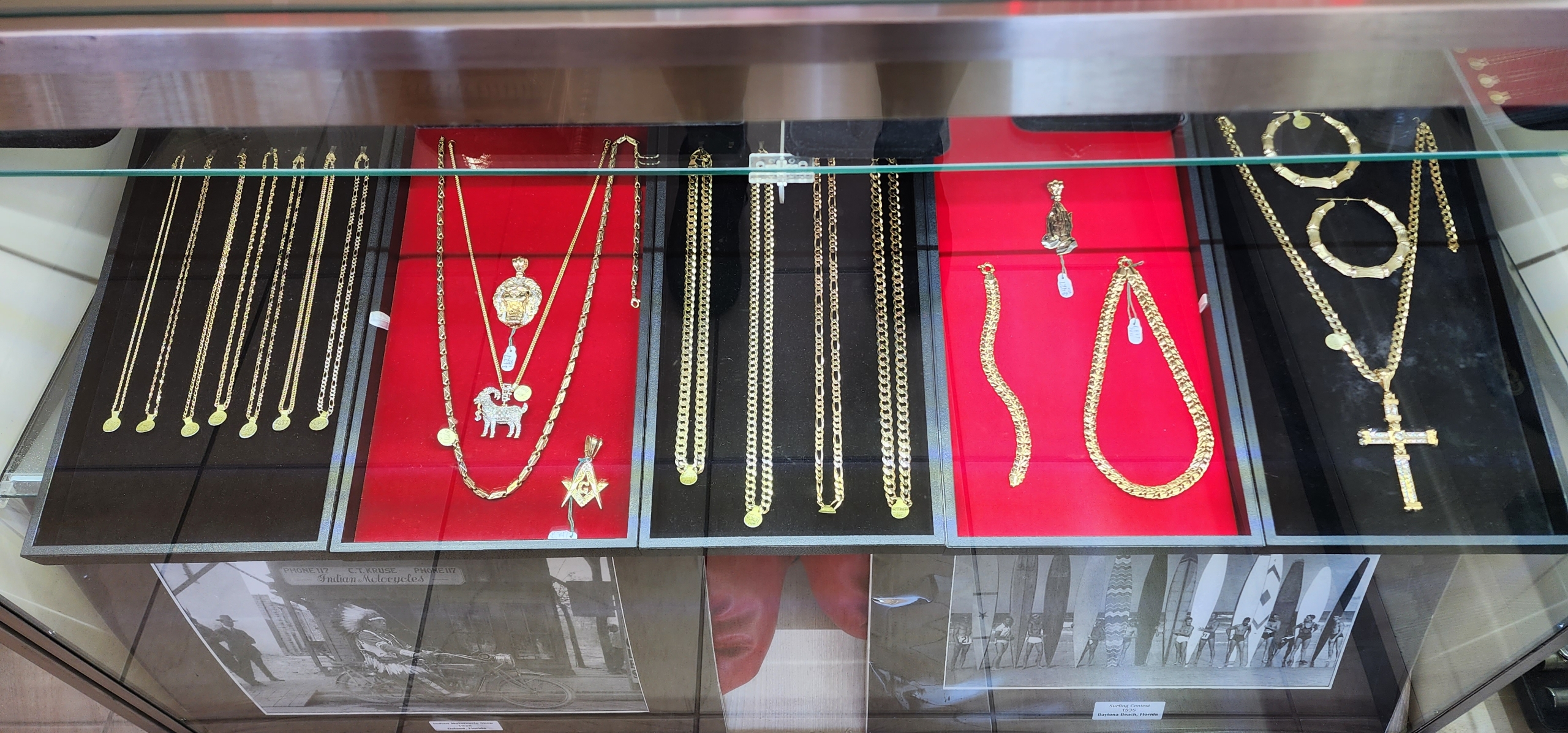 10 and 14 karat gold chains at Bootie's Pawn and Jewelry Orlando Florida